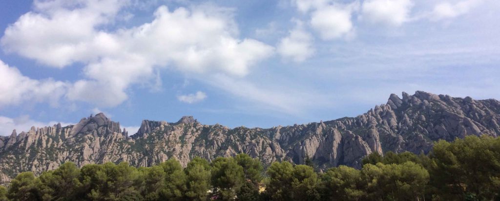 This image has an empty alt attribute; its file name is Montserrat-Mountain-©-elsullsdelanatura.org_-2-1024x412.jpg